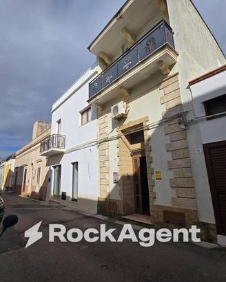 Casa indipendente di 148 m² con più di 5 locali a 