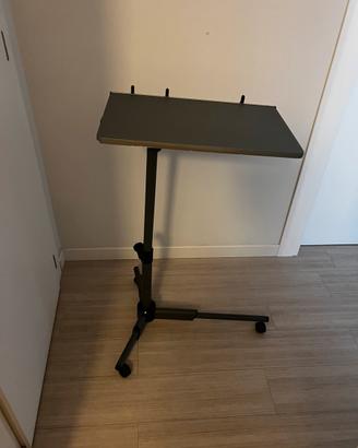 Tavolino per pc regolabile