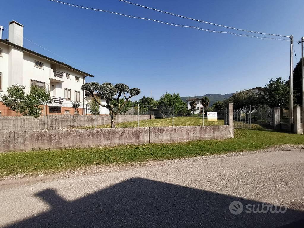 Terreno di 840 m² a Torreano - Altro