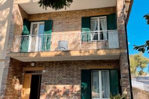 CASA UNIFAMILIARE composta da due appartamenti