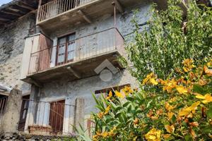 CASA SEMINDIPENDENTE A CERES