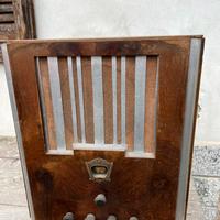 Radio a valvole vecchia
