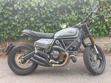 Ducati Scrambler 800 Nightshift con solo 3700 Km