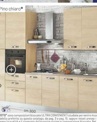 CUCINA CON ELETTRODOMESTICI
