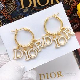 Orecchini pendenti bianchi con monogramma Dior