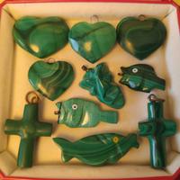 Ciondoli in malachite: cuori, pesci, croci, volto