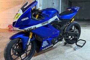 Yamaha R3 pronto pista