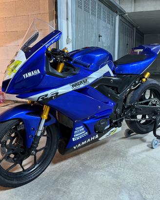 Yamaha R3 pronto pista
