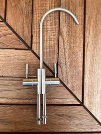 Rubinetto erogatore a due vie supplementare