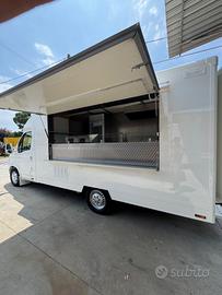 AUTONEGOZIO PANINOTECA AMBULANTE FOOD TRUCK
