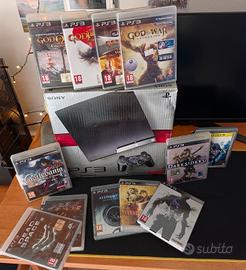 PS3 SLIM - BUNDLE EPICO GOD OF WAR, RE, ETC.