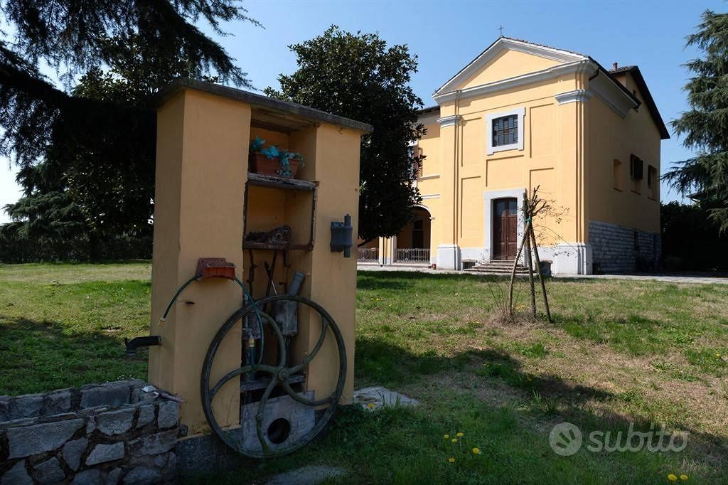 Rustico / Casale di 670 m² con più di 5 locali e b - Vista 3