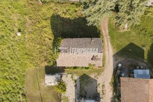 DEPOSITO CON GIARDINO DI 150 MQ