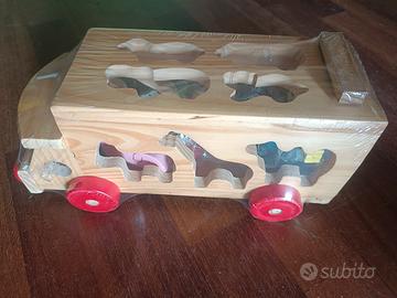 Autobus in legno  con animali mettiforma

