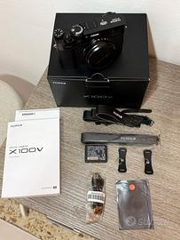 Fujifilm X100V Black 1700 Scatti + Accessori e Box