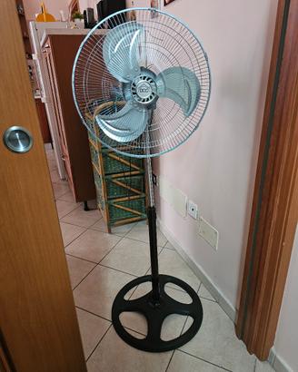Ventilatore a colonna DCG poco usato 