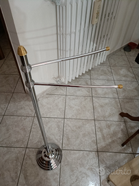 Porta Asciugamani robusto in acciaio