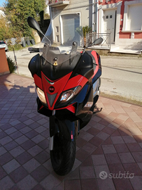 Aprilia SR MAX 300