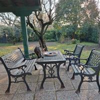 Sedie e tavolo da esterno