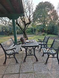 Sedie e tavolo da esterno