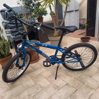 BMX colore azzurro