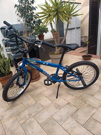 BMX colore azzurro