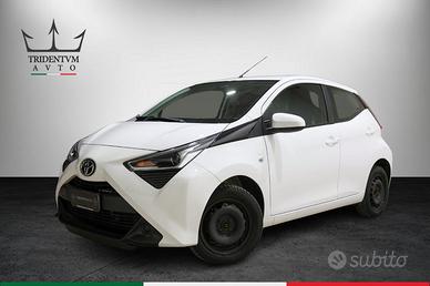 Toyota Aygo 5p 1.0 x-play 72cv