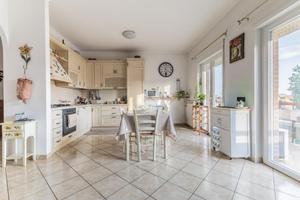 3 LOCALI A CERVETERI