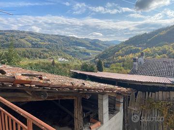 Rustico, casale in via Villa Castelvero