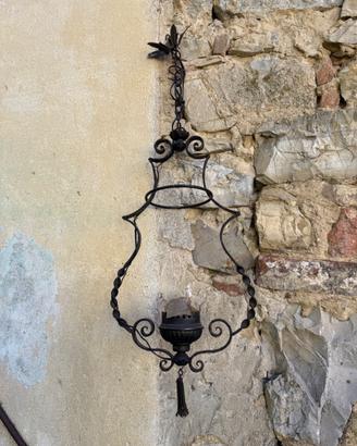 Lampadario in ferro battuto