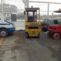 carrello elevatore muletto fenwick 20 ql.