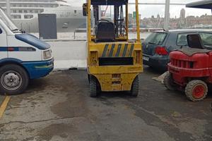 carrello elevatore muletto fenwick 20 ql.