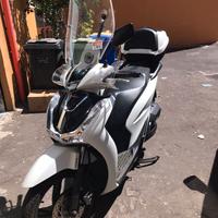 Honda SH 150 sport - scooter sport bianco 2022