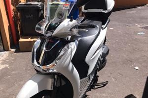 Honda SH 150 sport - scooter sport bianco 2022