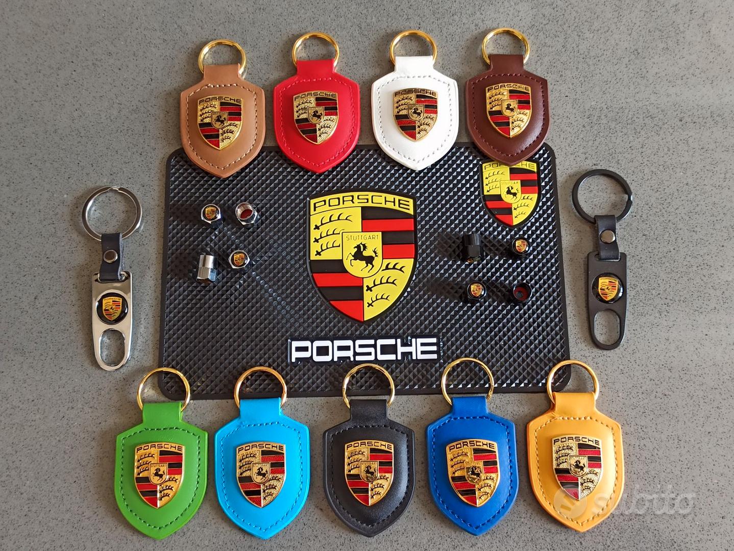 Portachiavi Porsche in pelle scamosciata con rilegatura rossa