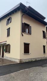 325 Casa in bifamiliare locata per investimento