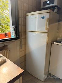 TAVOLO+ CREDENZA+FRIGIRIFERO+LAVATRICE
