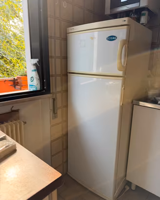 TAVOLO+ CREDENZA+FRIGIRIFERO+LAVATRICE