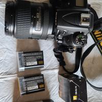 Nikon D7000 con obiettivo