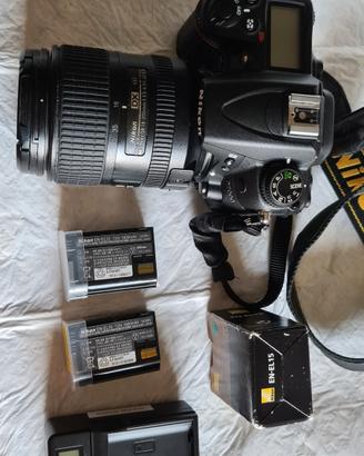 Nikon D7000 con obiettivo