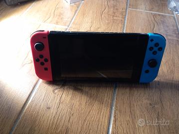 Nintendo Switch funzionante, completa di accessori