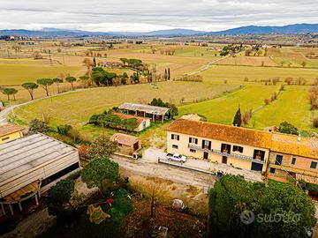 AZIENDA AGRARIA con APPARTAMENTI