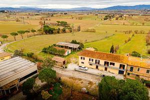 AZIENDA AGRARIA con APPARTAMENTI