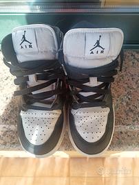 Air Jordan 1 Mid GS "Light Smoke Grey / Black