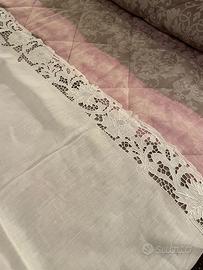 Lenzuolo lino ricamato a mano