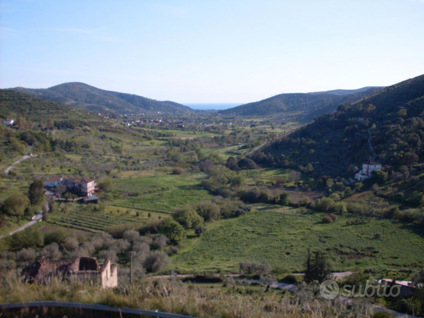Terreno con rustico da completare a Perdifumo - Altro