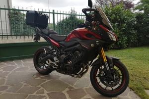 Yamaha TRACER 900 accessoriata