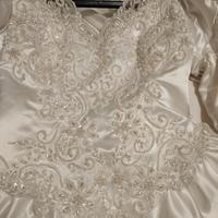 abito da sposa in raso 