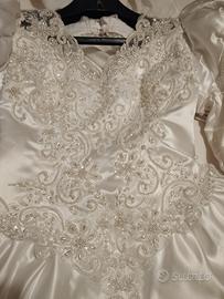 abito da sposa in raso 