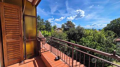 Appartamento con terrazzo sul verde a Sistiana